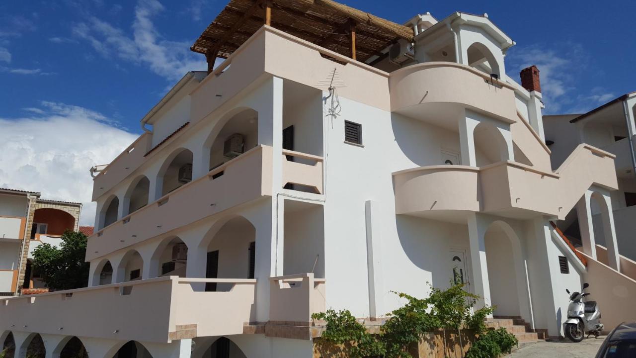 Apartment Metajna 4120C Esterno foto