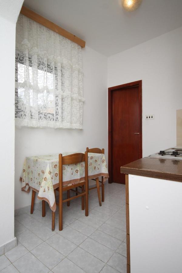 Apartment Metajna 4120C Esterno foto