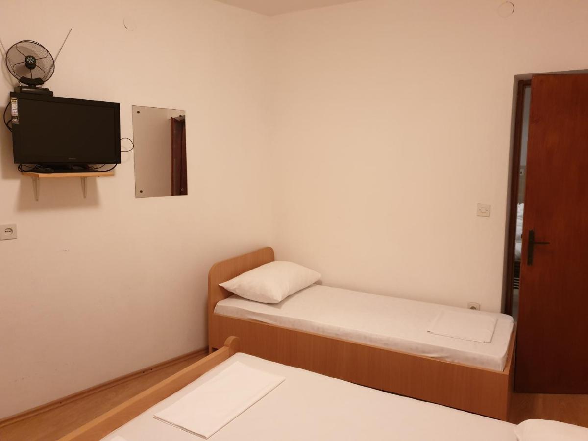 Apartment Metajna 4120C Esterno foto